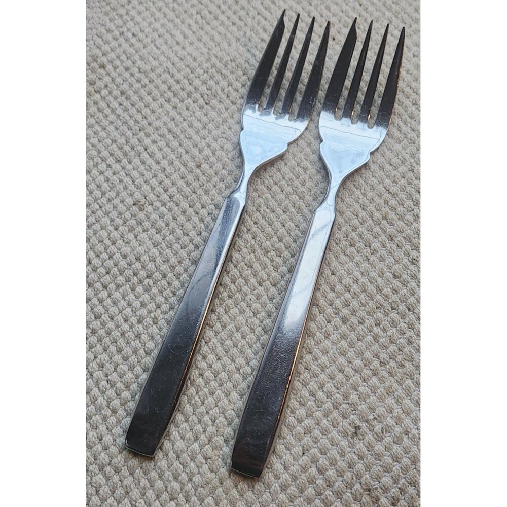 Pair REED & BARTON DIANA GLOSSY STAINLESS FLATWARE KOREA INDIDIVUAL FISH FORKS